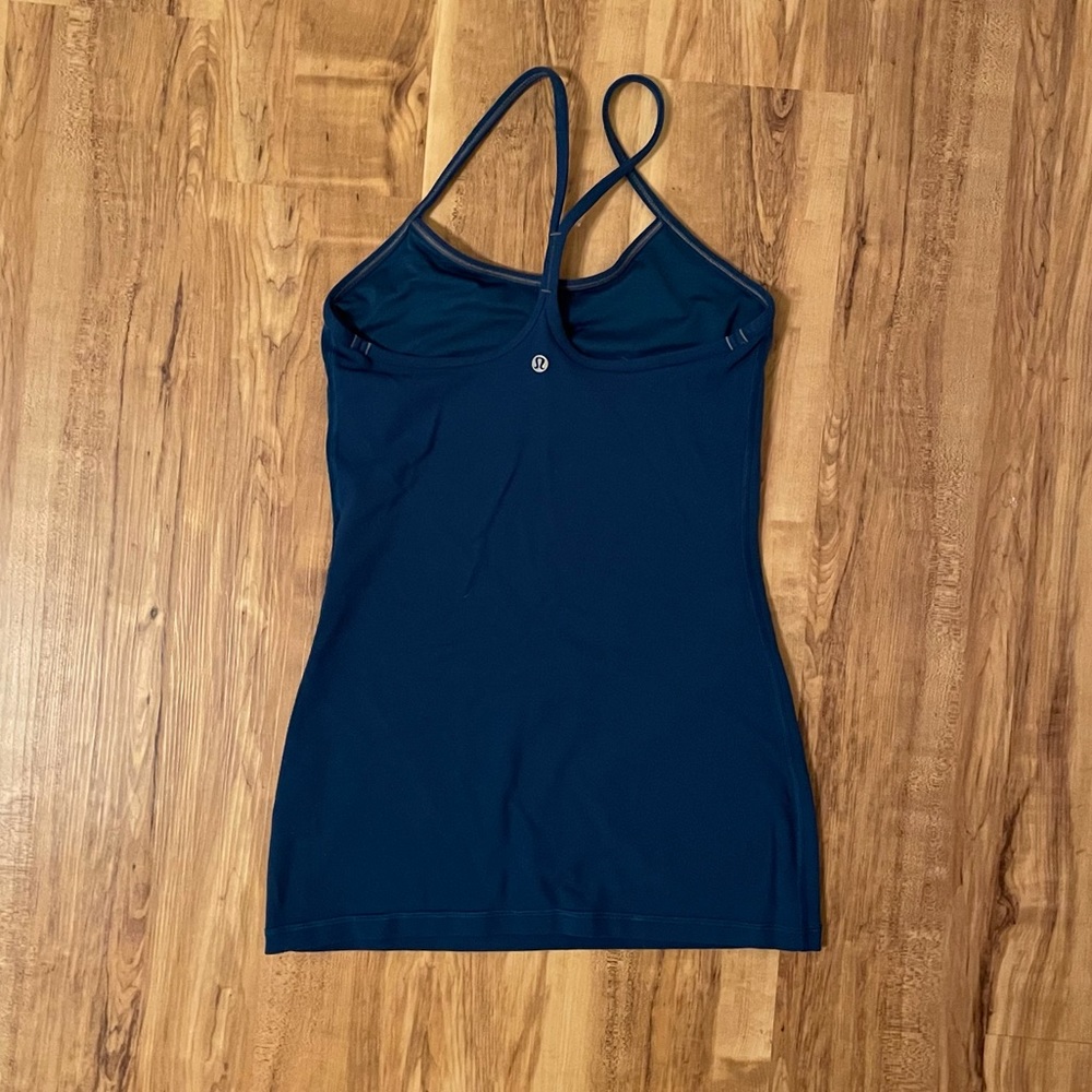 Lululemon power Y tank top with shelf bra